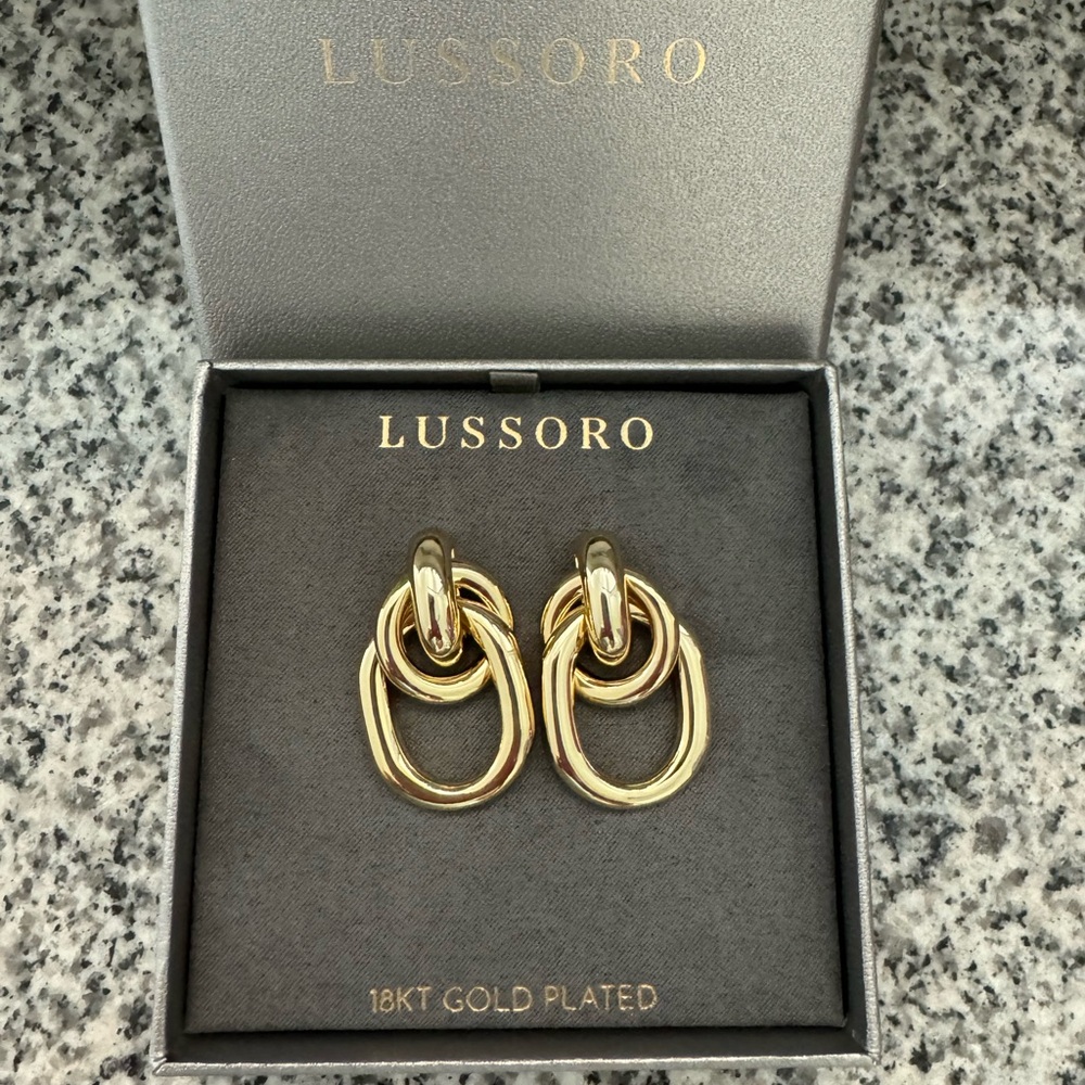 Lussoro 18K Gold Plated Oval Dangle Earrings NIB